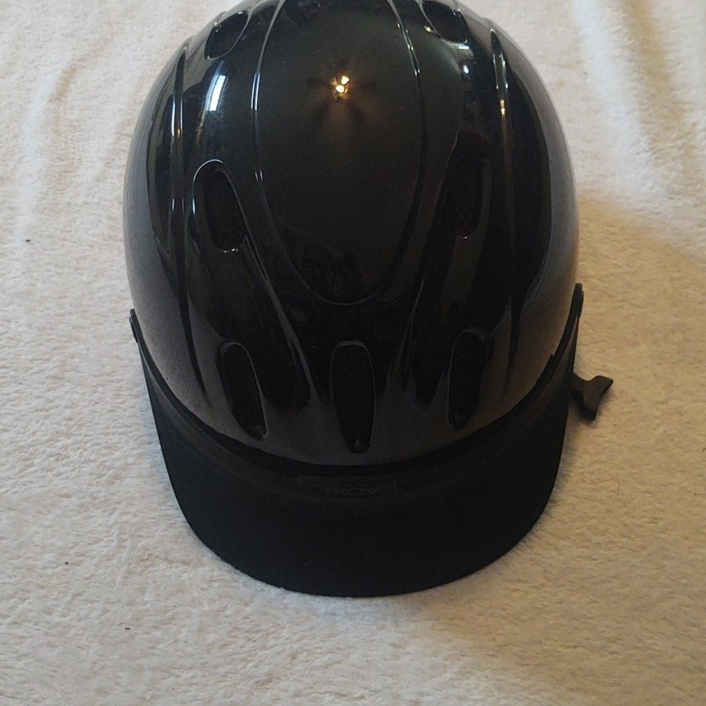 Riding helmet